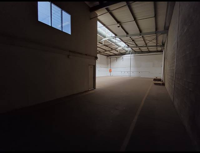 426M² MINI FACTORY TO LET IN KYA SANDS